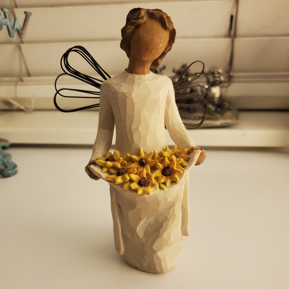 Willow Tree Lordi Angel Statue.